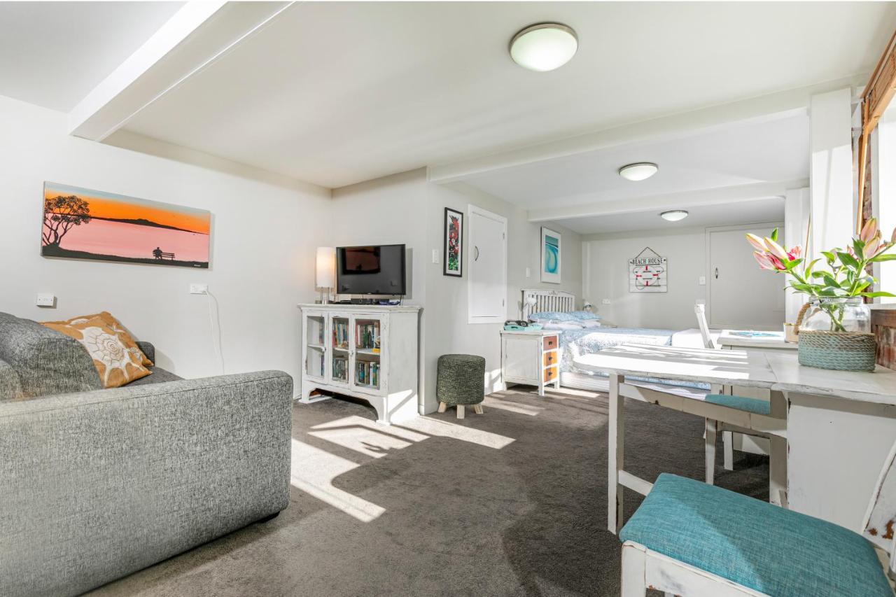 Whitby Studio - Mairangi Bay Beach Окленд Экстерьер фото